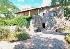 A vendre mas renove avec vue, piscine, 5,7 ha Tornac, Gard